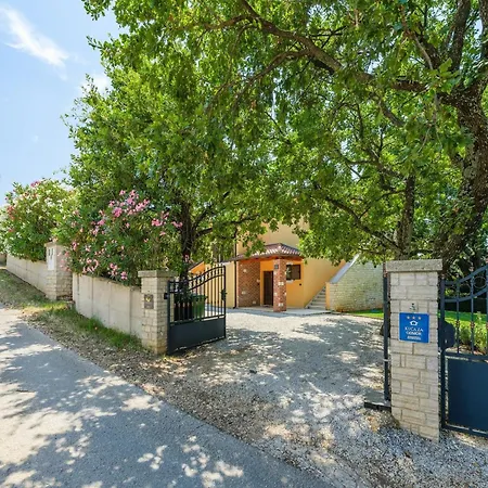 Villa Hrast *